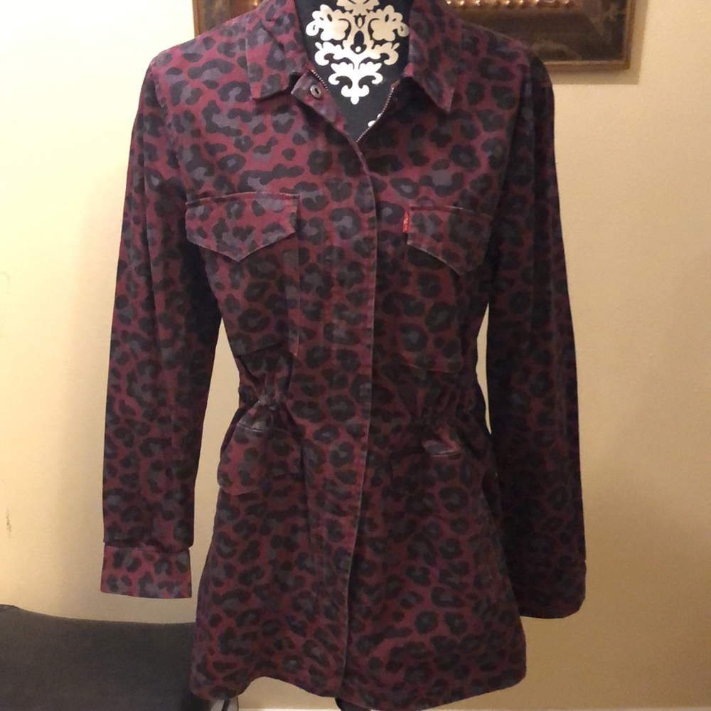 Levi’s Leopard long collar jacket + pull tie inside for a peplum style jacket